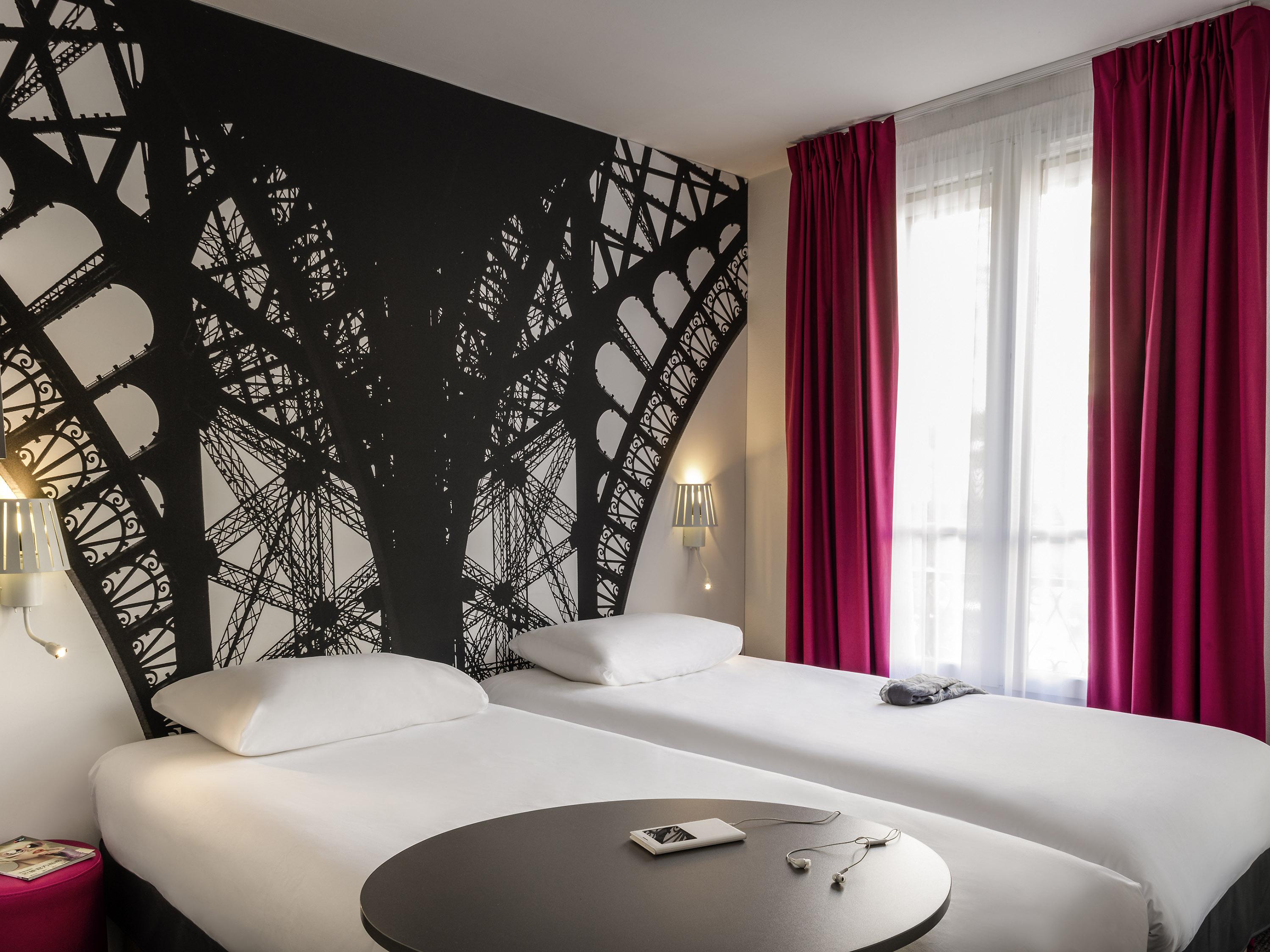 Ibis Styles Paris Eiffel Cambronne Hotel Exterior photo