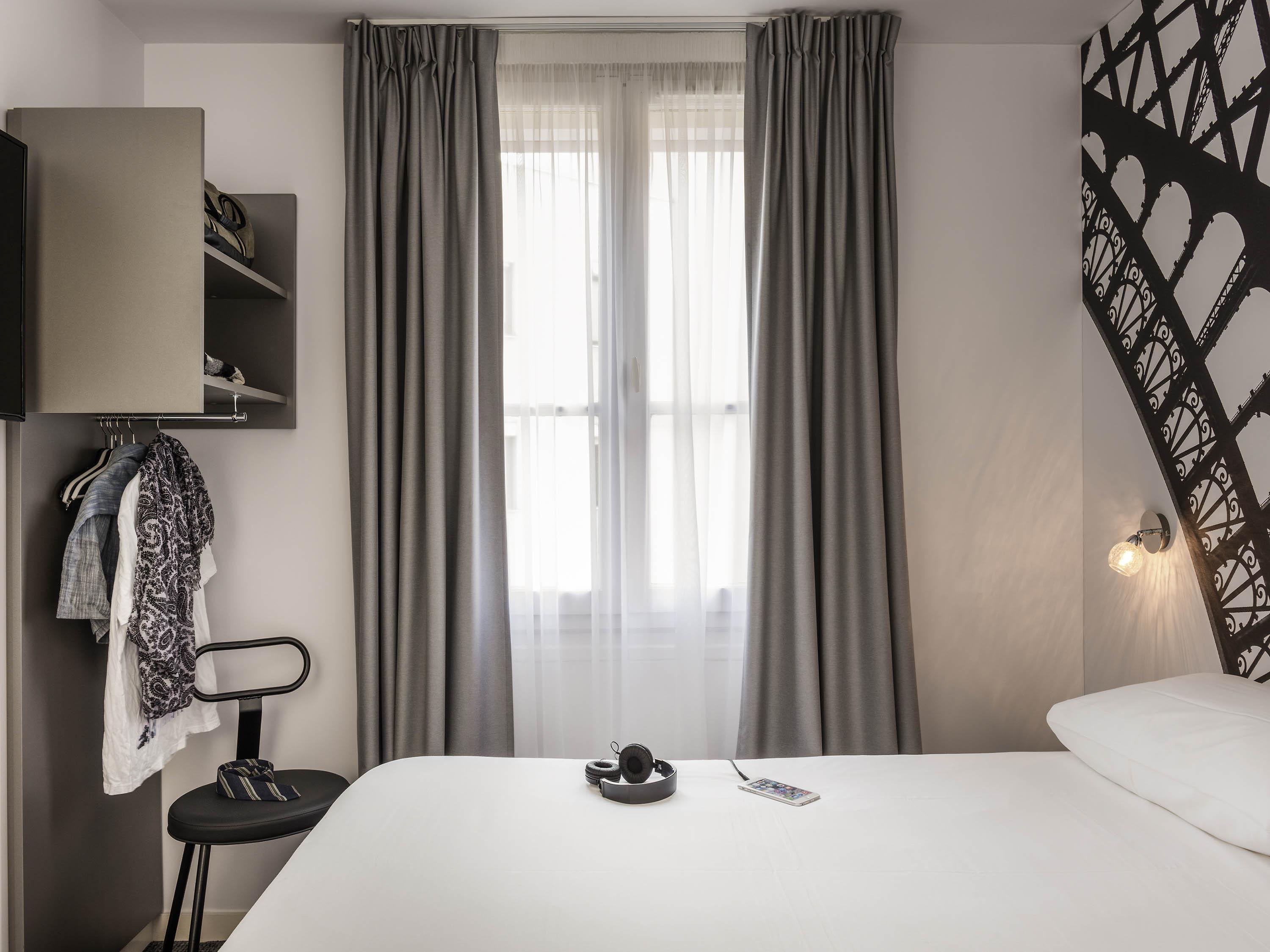 Ibis Styles Paris Eiffel Cambronne Hotel Exterior photo