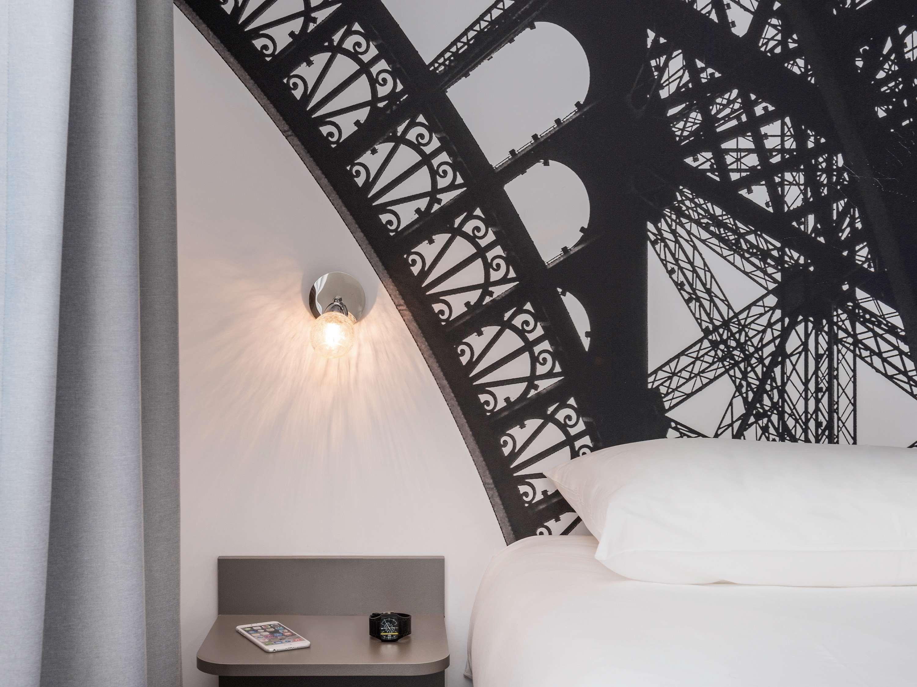 Ibis Styles Paris Eiffel Cambronne Hotel Exterior photo