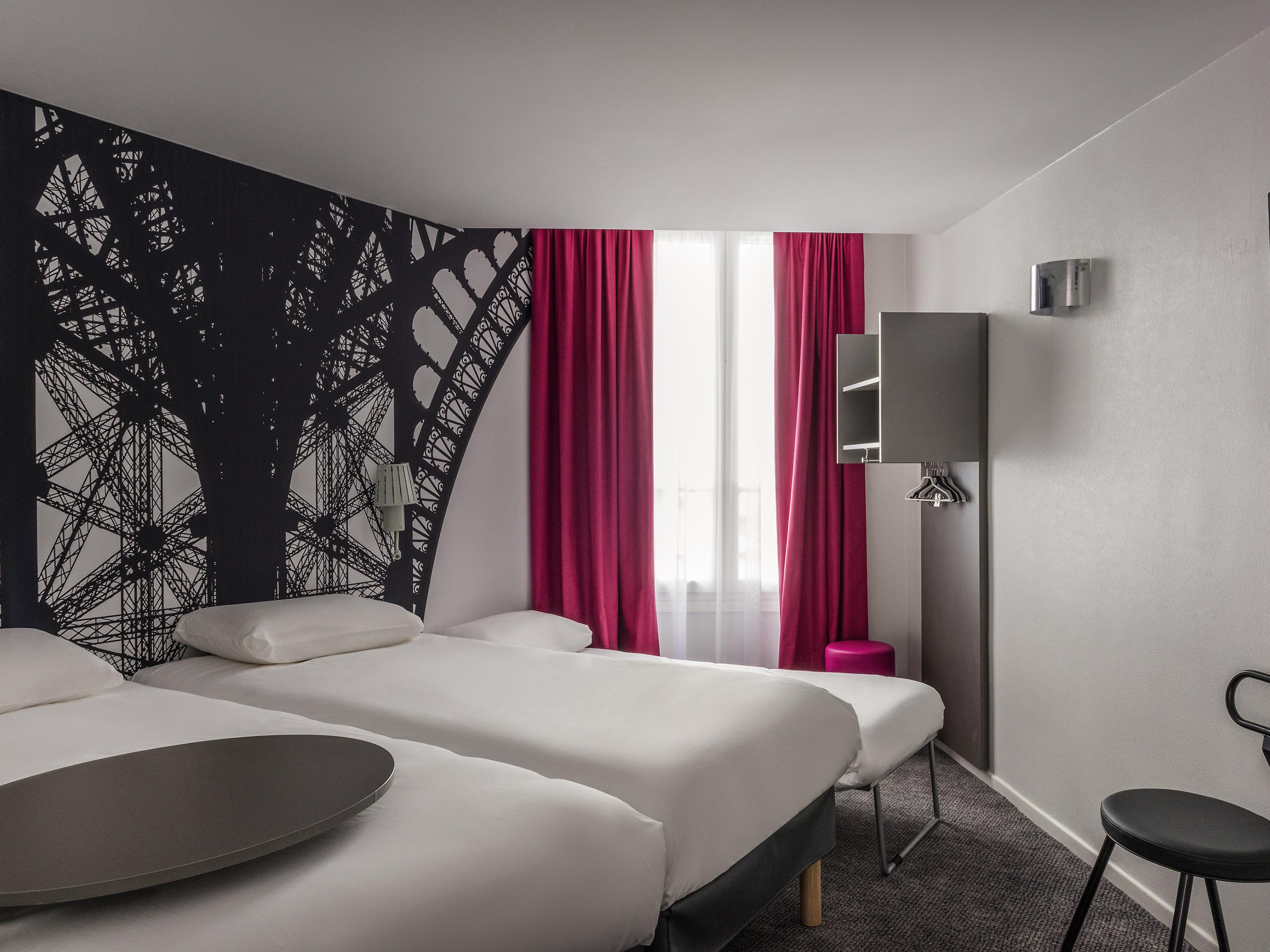 Ibis Styles Paris Eiffel Cambronne Hotel Exterior photo