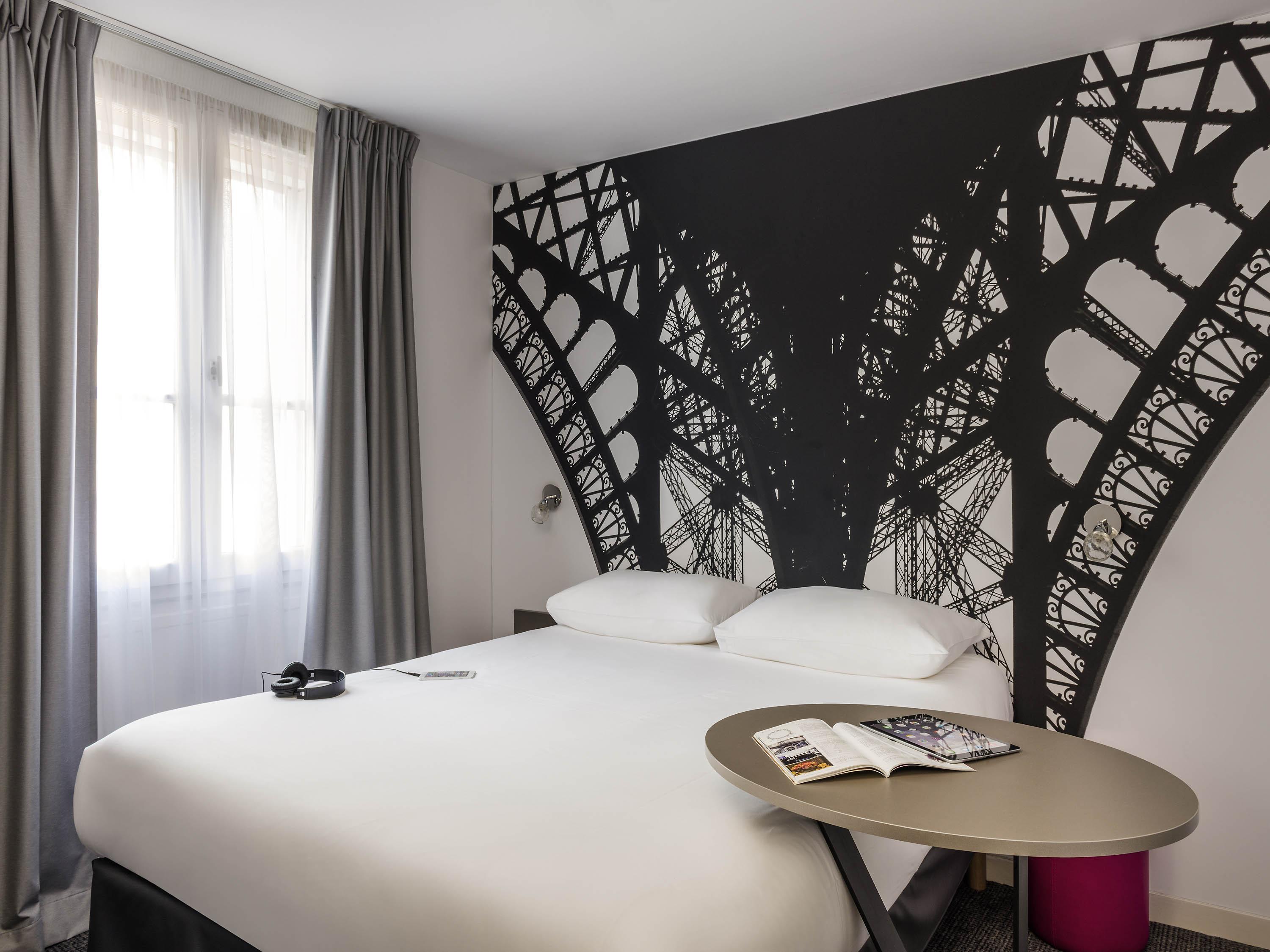 Ibis Styles Paris Eiffel Cambronne Hotel Exterior photo