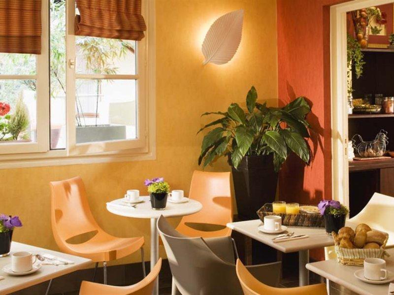 Ibis Styles Paris Eiffel Cambronne Hotel Exterior photo
