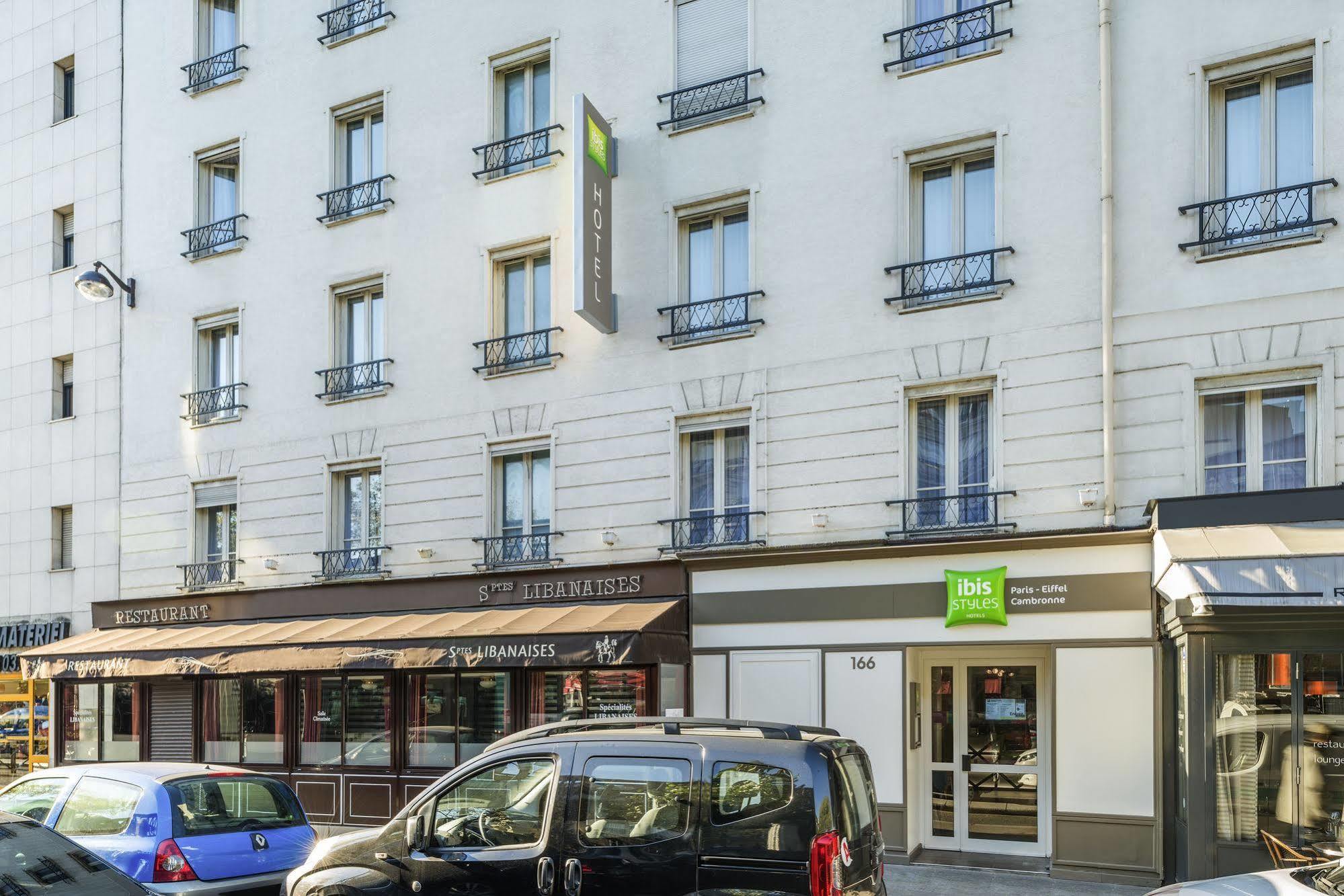 Ibis Styles Paris Eiffel Cambronne Hotel Exterior photo