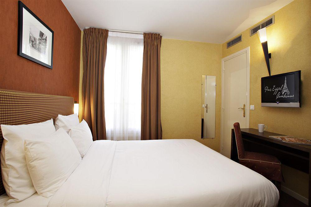 Ibis Styles Paris Eiffel Cambronne Hotel Room photo